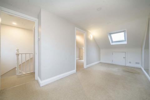 4 bedroom terraced house for sale, Gloucester Road, London W3