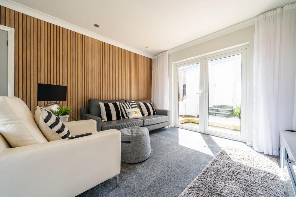 Sitting dining room