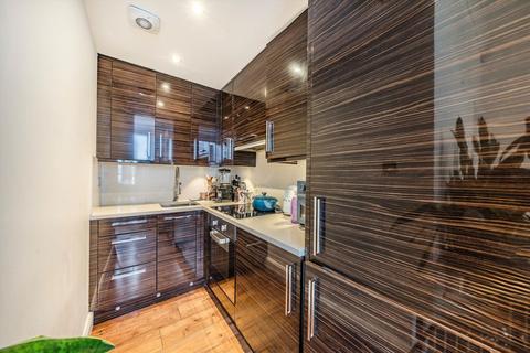 2 bedroom flat for sale, Harwood Road, London SW6