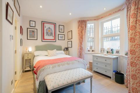 2 bedroom flat for sale, Harwood Road, London SW6