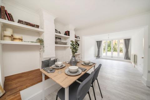 2 bedroom flat for sale, Wandsworth Bridge Road, London SW6