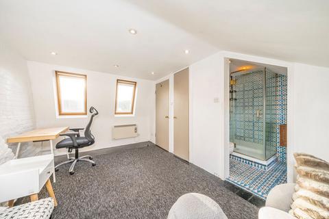 2 bedroom flat for sale, Prothero Road, London SW6