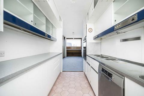 4 bedroom flat for sale, Barbican, London EC2Y