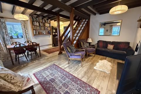 undefined, Tre'r Ddol SY20