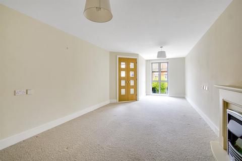 2 bedroom apartment for sale, Kingston Road, Raynes Park, London. SW20 8DA