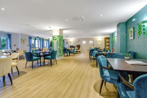 2 bedroom apartment for sale, Kingston Road, Raynes Park, London. SW20 8DA