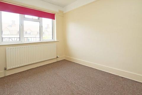 2 bedroom flat to rent, Richmond Road, Kingston Upon Thames KT2