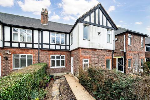 3 bedroom flat for sale, Wellington Road, Twickenham TW2