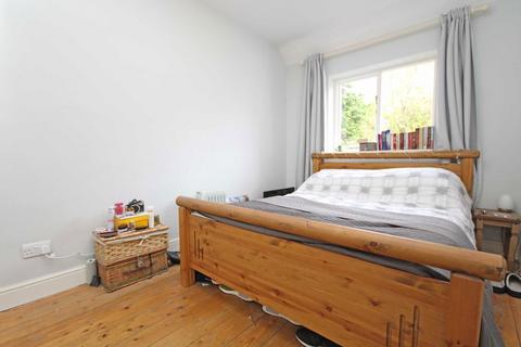 1 bedroom flat to rent, Walpole Gardens, Twickenham TW2