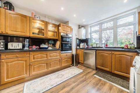 4 bedroom detached house to rent, Strathearn Avenue, Twickenham TW2