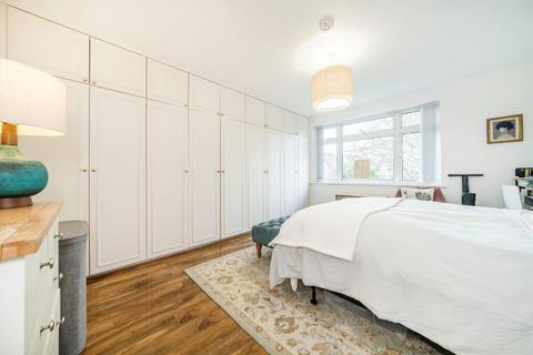 4 bedroom detached house to rent, Strathearn Avenue, Twickenham TW2