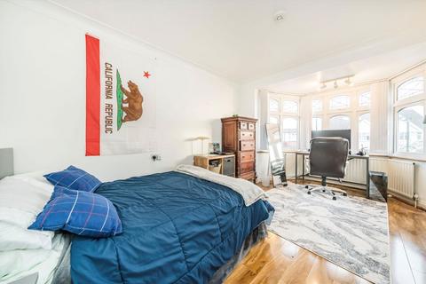 4 bedroom detached house to rent, Strathearn Avenue, Twickenham TW2