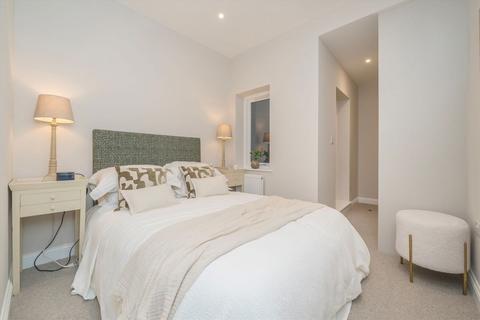 2 bedroom detached house for sale, Waldeck Road, London W13