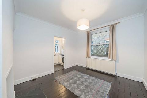 2 bedroom flat for sale, Kenley Road, St Margarets TW1