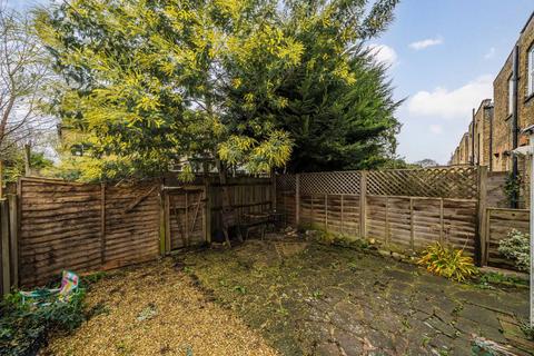 2 bedroom flat for sale, Kenley Road, St Margarets TW1