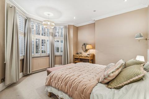 2 bedroom flat for sale, Bolingbroke Road, W14