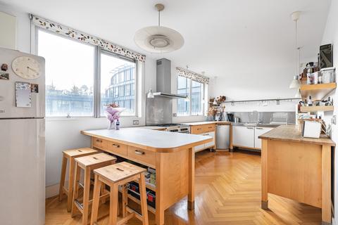 undefined, Upper Ground, London SE1