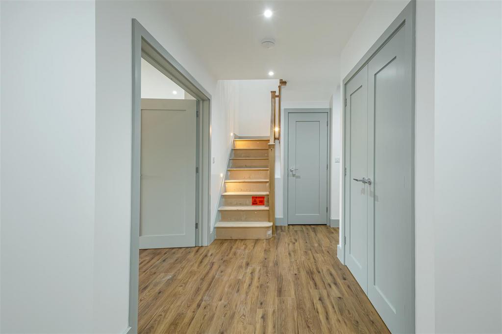 2 Saxon Drive (11).jpg