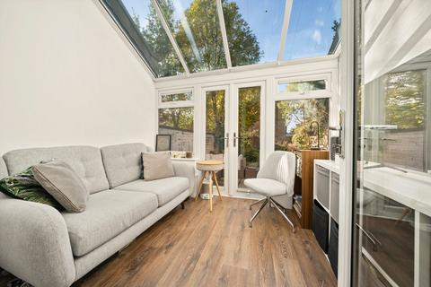 2 bedroom flat for sale, Bedford Hill, London SW12
