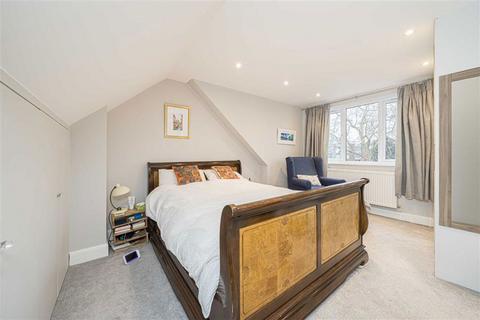3 bedroom house to rent, Park Lane, Teddington TW11