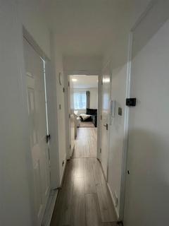 1 bedroom flat to rent, Maltby Drive, Enfield