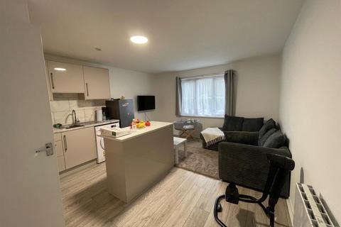 1 bedroom flat to rent, Maltby Drive, Enfield