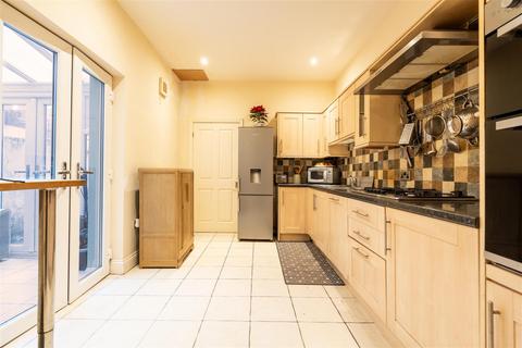 4 bedroom terraced house for sale, Albany Gardens, Whitley Bay