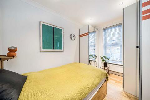 1 bedroom flat for sale, Colston Road, London SW14