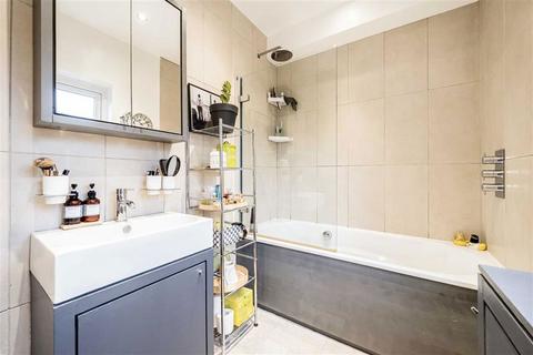 1 bedroom flat for sale, Colston Road, London SW14