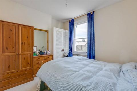 1 bedroom flat to rent, Northcote Road, London SW11