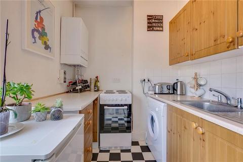 1 bedroom flat to rent, Northcote Road, London SW11
