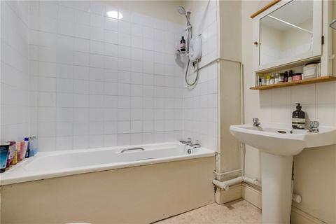 1 bedroom flat to rent, Northcote Road, London SW11
