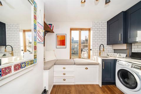 1 bedroom flat for sale, Irving Road, London W14