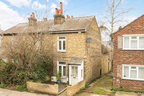 2 bedroom terraced house for sale - Hawks Road, Kingston Upon Thames KT1