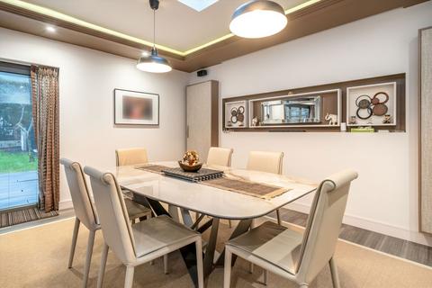 undefined, Ormond Avenue, Hampton TW12