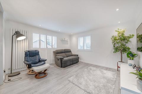 2 bedroom flat for sale, Adams Close, Surbiton KT5