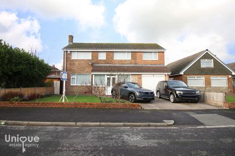 5 bedroom detached house for sale - Carlisle Avenue, Fleetwood, FY7