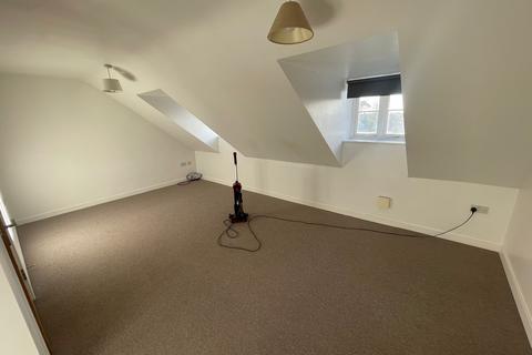 2 bedroom flat to rent, Felixstowe Road, Ipswich IP3