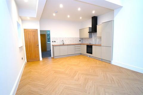 3 bedroom semi-detached house for sale, Apperley Road, Apperley Bridge