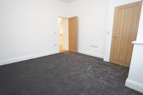 3 bedroom semi-detached house for sale, Apperley Road, Apperley Bridge