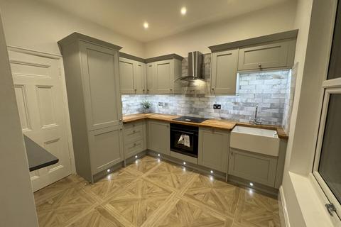 2 bedroom flat for sale, Ullswater Crescent, Weymouth