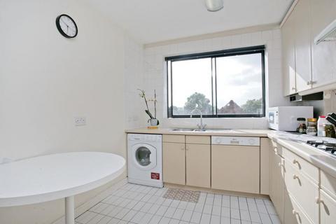 2 bedroom flat for sale, REGENT HOUSE, WINDSOR WAY, LONDON, W14
