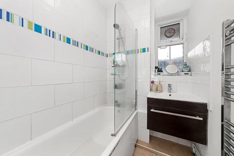 2 bedroom flat for sale, Albrighton Road, East Dulwich, London, SE22