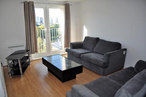 2 bedroom flat to rent, Elmira Way, Salford, M5