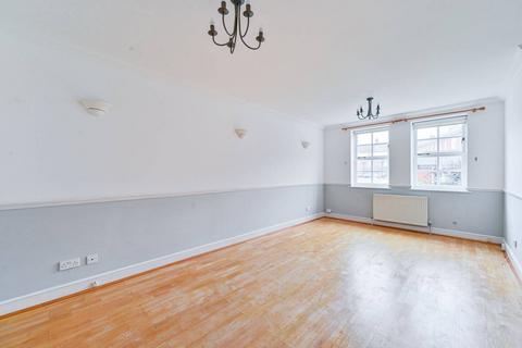 3 bedroom end of terrace house to rent, Woodyates Road, Lee, London, SE12
