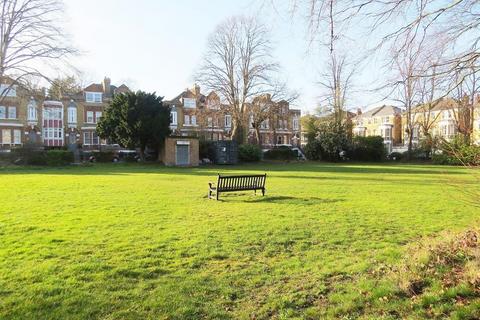 2 bedroom flat for sale, The Gardens, East Dulwich, London, SE22