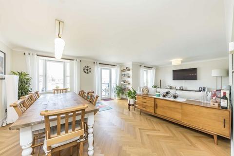 2 bedroom flat to rent, King & Queen Wharf, London SE16