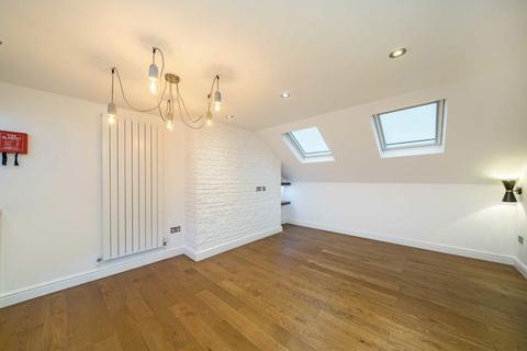 2 bedroom flat for sale, Hastings Road, London W13
