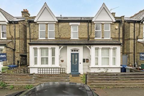 2 bedroom flat for sale, Hastings Road, London W13