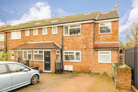 2 bedroom flat for sale - St. Margarets Road, Isleworth TW7